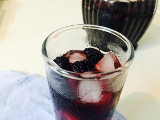 Chế biến rượu dâu tằm cho ngày tết thêm vui Chế biến rượu dâu tằm cho ngày tết thêm vui