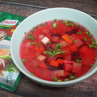 Canh củ dền cà rốt