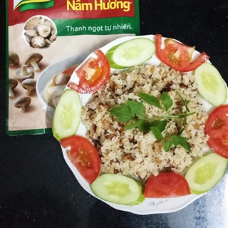 Cơm chiên cá mặn chay