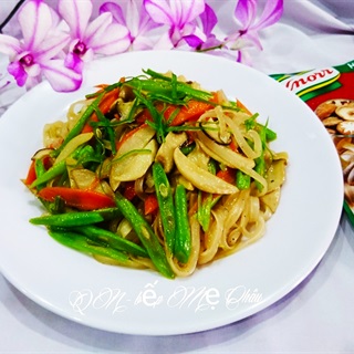 Phở khô xào chay