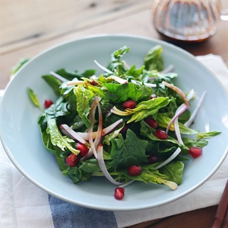 Salad Cải Bó Xôi: Cách Làm, Lợi Ích Sức Khỏe Và Những Mẹo Tạo Ra Món Ngon