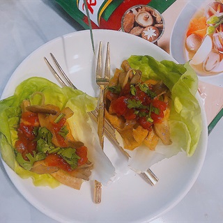 Tacos xà lách nấm đậu