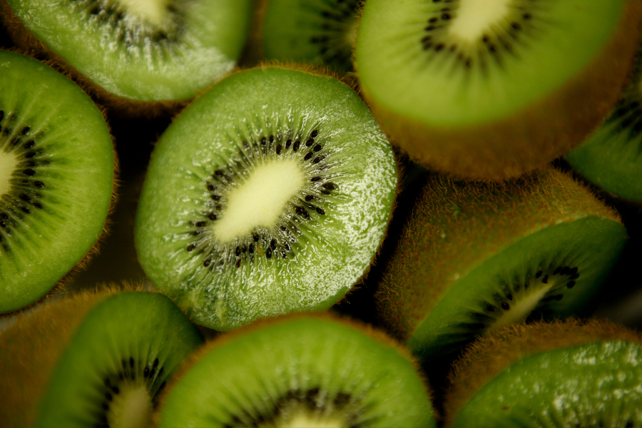 Nhiều lợi ích không thể tin được từ vỏ trái kiwi 