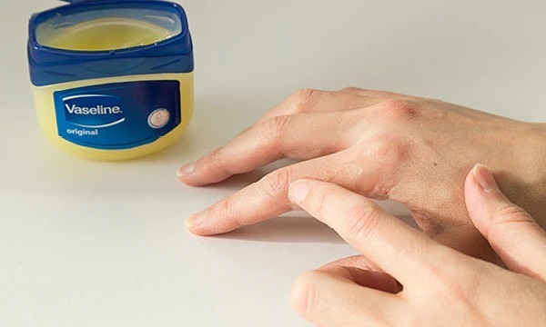 Bật mí những công thức làm đẹp với vaseline