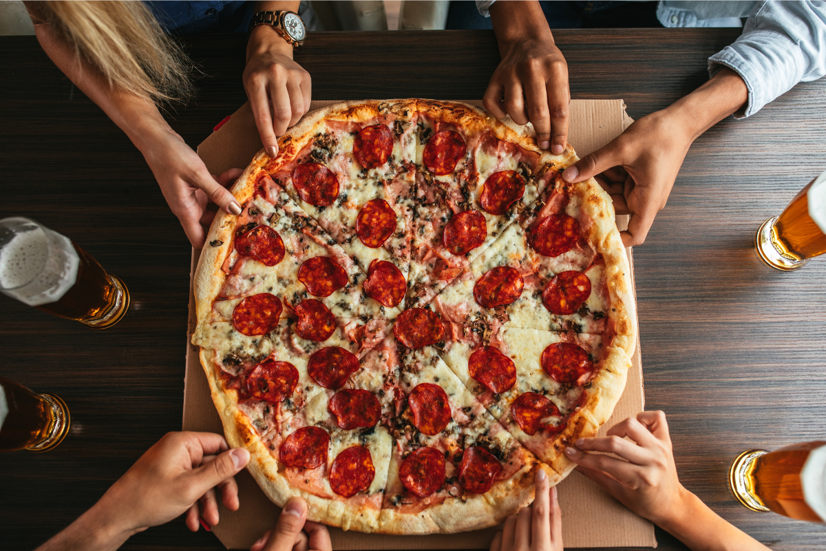 3 lý do dân văn phòng nên chọn pizza cho bữa trưa